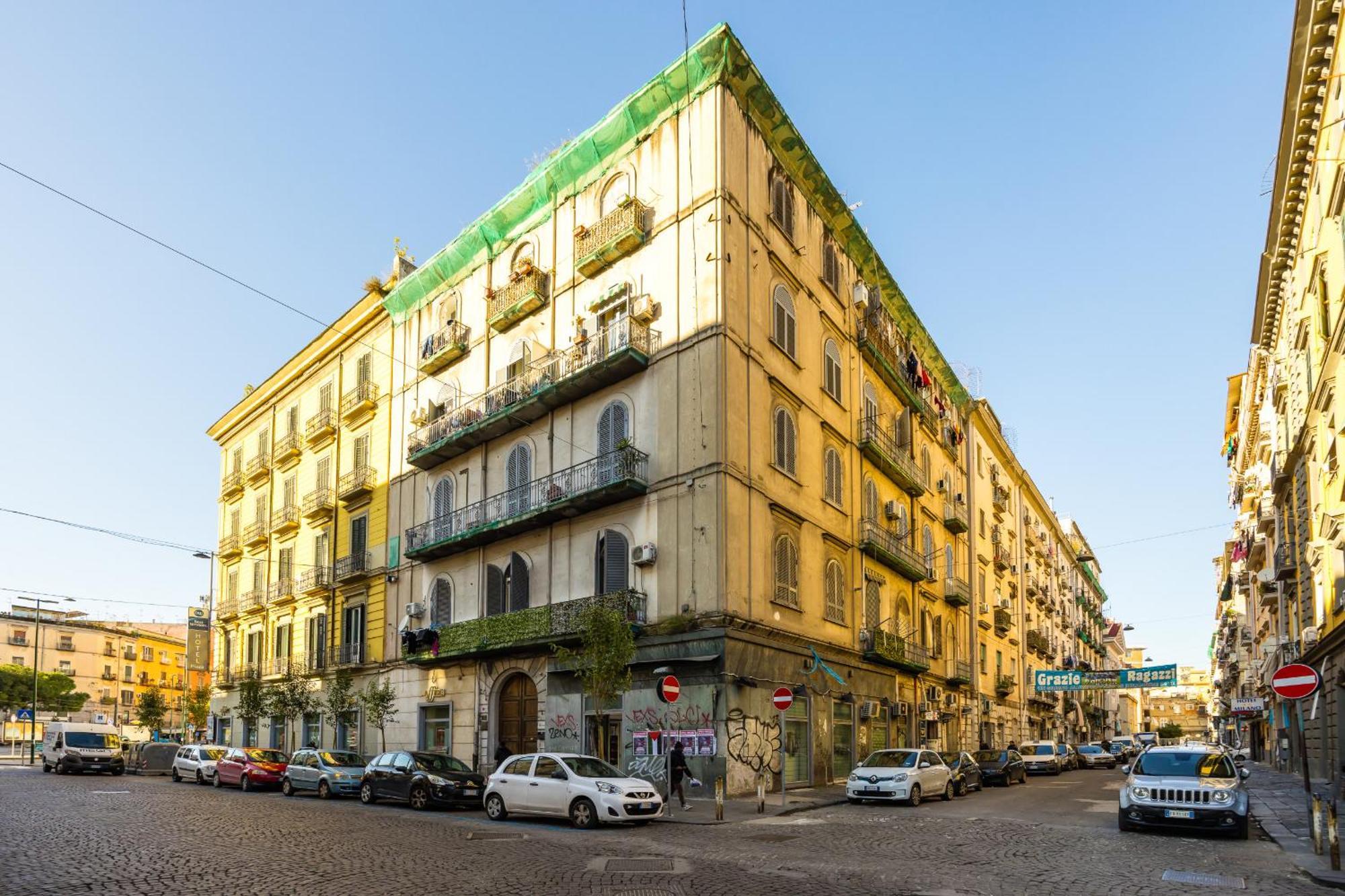 Via Milano Central Station Apartment Neapel Exterior foto